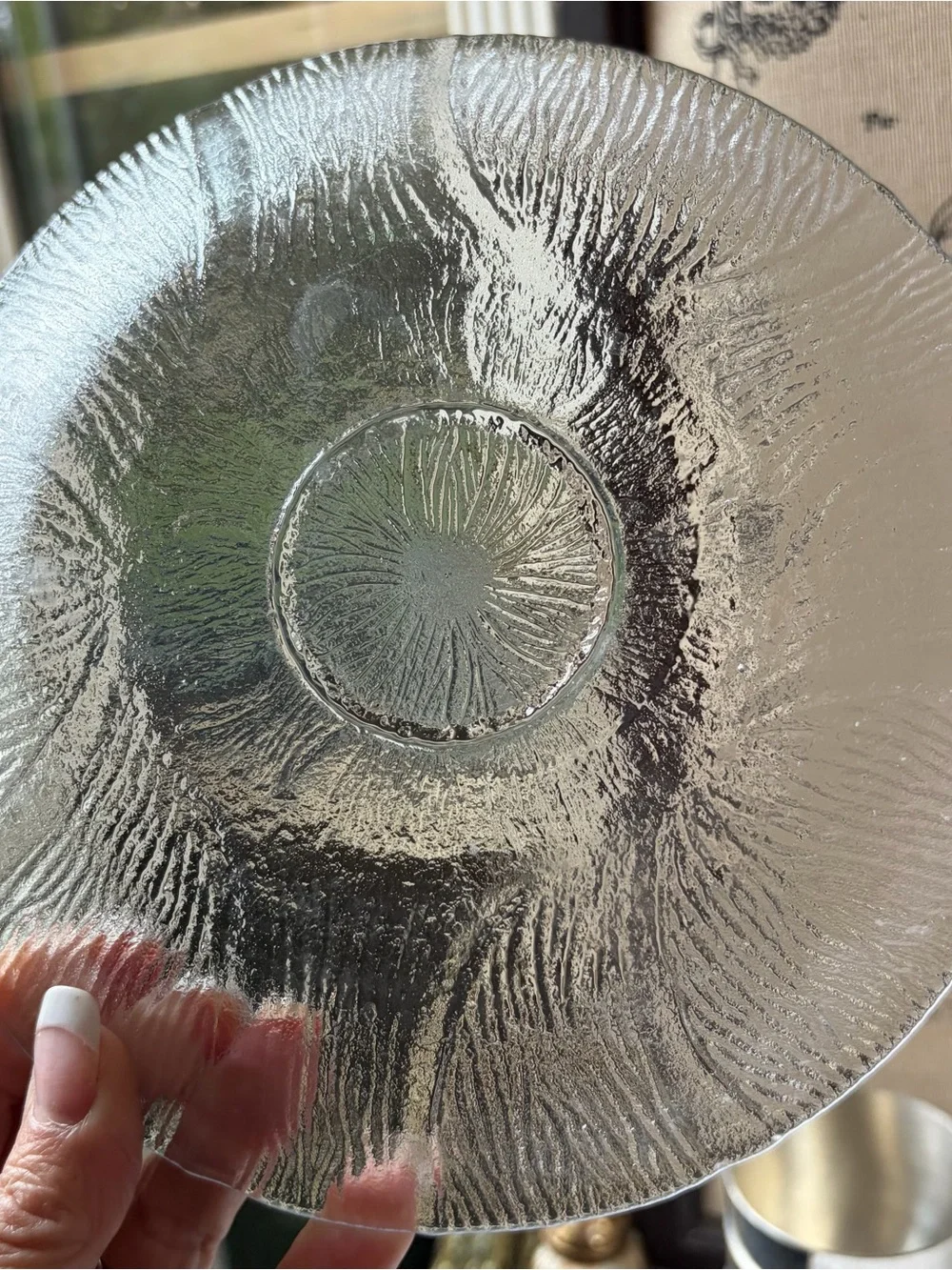 Clear glass textured 8 inch plate